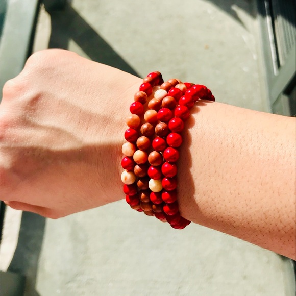 Red beaded bracelet set - Picture 4 of 4